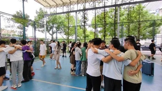 增进对彼此的相互了解和信任